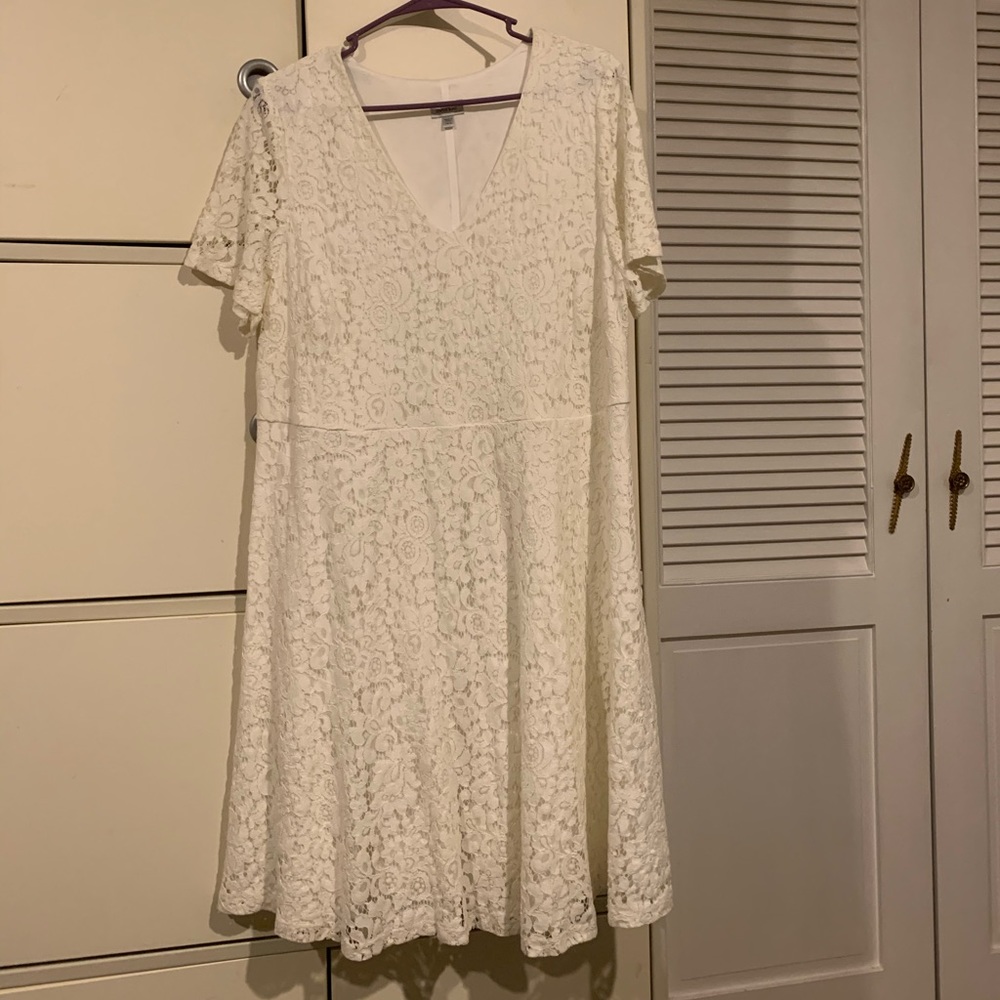 Plus Size Avenue White Lace Dress NWOT